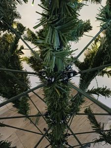 JOIEYOU PVC Kunstkerstboom, 120 cm met verlichting, groene takken, sneeuw, dennenappels en metalen voet. Kunstmatige kerstboom, snel op te zetten klapsysteem voor kerstdecoratie Klantenfoto 5