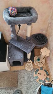 Yaheetech Katzenbaum Kratzbaum Plüsch Kletterbaum Katzenkratzbaum mit Liegefläche und Höhle Katzenmöbel Höhe 96 cm Beige Kunden-Foto 1