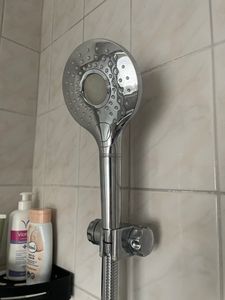 Sprchová hlavice Rainsworth s filtrem Úspora vody a zvýšení tlaku H36807-3 režimy proudu Ruční sprcha, sprchová hlavice Filtr proti vodnímu kameni, černý Fotografie od zákazníka č. 1