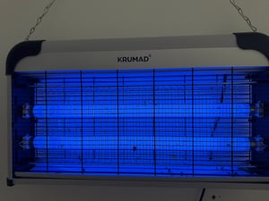 KRUMAD elektrický ničiteľ hmyzu 30 W - UV lampa na komáre s reťazou na zavesenie - lapač múch na vnútorné použitie, tichý a bez chemikálií, do 80 m² Fotografia od zákazníka č. 1
