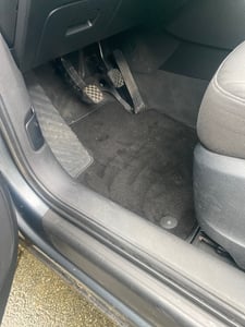 Premium Fußmatte Fahrer matte vorne links für Volkswagen Tiguan 2016-2023 Kunden-Foto 3