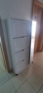 Scarpiera moderna Flieks con specchio, scarpiera con 4 ante, mobile con ripiano regolabile, ribalta scarpe 80x24x147 cm, bianco Foto del cliente 2