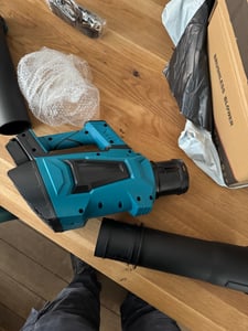 Akku Laubbläser kompatibel Makita 18V Akku, 5 Stufe+Turbo, Bürstenloser Motor, 306 km/h Luftgeschwindigkeit, für Schnee, Laub, Auto, Haus (onhe akku) Kunden-Foto 2