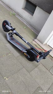 Ninebot by Segway 051902D, Klassischer Roller, Schwarz, 20 km/h, 100 kg, Unisex, 15 Jahr(e) Kunden-Foto 1