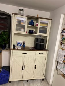 Příborník VASAGLE, kuchyňská skříňka, úložná skříňka, s osvětlením, nabíjecí stanicí a zásuvkami, 39,5 x 106,5 x 180,6 cm, nastavitelné police Fotografie od zákazníka č. 9