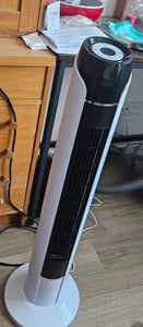 JUNG TVE23 Turmventilator 90cm mit Fernbedienung – Leise, Energieeffizient (45W), Kinderfreundlich, 75° Oszillation, Timer – Luftkühler für Räume Kunden-Foto 2