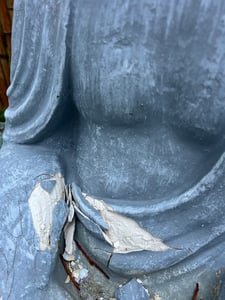 Relaxdays Buddha Figur sitzend, XL 70 cm, Gartenfigur, Dekofigur Wohnzimmer, wetterfest & frostsicher, dunkelgrau Kunden-Foto 4