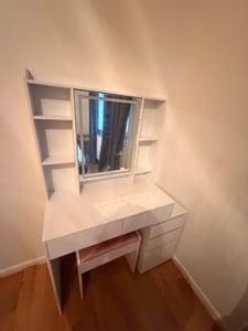 Toaletní stolek VASAGLE s LED osvětlením, nastavitelným jasem, se 6 zásuvkami, s 1 stoličkou Fotografie od zákazníka č. 6