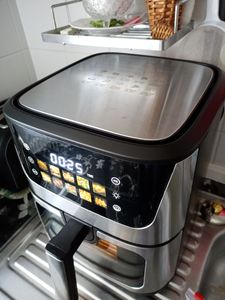 Heißluftfritteuse 6.5L, Friteuse Heissluft 1800 W, Heissluftfriteuse 10 Programmen, Warmhalten, für 6-10 Personen, Air Fryer, Airfryer, Retoo Kunden-Foto 5