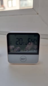 Tuya WiFi Intelligente Thermometer Hygrometer Innen Zeit Datum Wochenanzeige Intelligent Hygrometer Kompatibel mit Alexa, APP-Steuerung Kunden-Foto 1