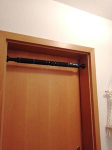 Drążek do podciągania rozporowy MOVIT czarny / niebieski Zdjęcie produktu od klienta nr 1