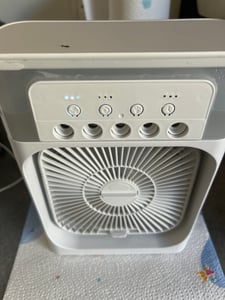 4 in 1 Tragbare Klimaanlagen,Ventilator,3 Geschwindigkeiten,5 Sprüharten,Timer,Luftbefeuchter mit 600ml-Wassertank,USB-Ladefunktion Luftkühler,leiser Kunden-Foto 1