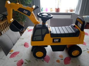 Eco Toys CAT Rutschauto-Bagger Kunden-Foto 1