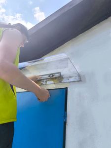UISEBRT strieška na vchodové dvere 50×240 cm priehľadná - vchodová strieška z číreho PET, odolná proti poveternostným vplyvom s UV ochranou, jednoduchá inštalácia na balkón, okno alebo terasu Fotografia od zákazníka č. 4