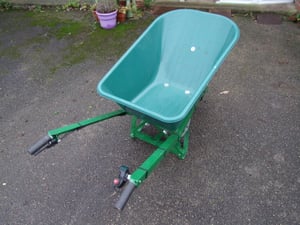 Benna con fori Greenlawn 100 lit, plastica, per carriola Foto del cliente 4