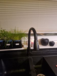 Wasserhahn Küche 360° Küchenarmatur mit Ausziehbarer Brause Spültischarmatur aus Edelstahl Mischbatterie Küche mit Dual-Spülbrause, Schwarz Kunden-Foto 4