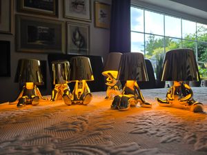 Luxus - Bins Brother Tischlampe - Rosa - Mr Where Kunden-Foto 3