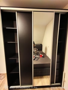 Masseno Schiebetürenschrank PINA 250/205/58 cm Kleiderschrank mit 4 Schubladen Schlafzimmer Schrank 3-türig mit Spiegel Eiche Wotan Kunden-Foto 3