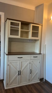 Příborník VASAGLE, kuchyňská skříňka, úložná skříňka, s osvětlením, nabíjecí stanicí a zásuvkami, 39,5 x 106,5 x 180,6 cm, nastavitelné police Fotografie od zákazníka č. 6