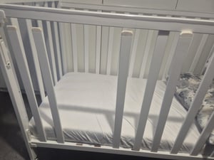 Cangaroo Babybett Wing 120 x 60 cm Gitterbett Buchenholz Räder 3 Höhenpositionen weiß Kunden-Foto 3