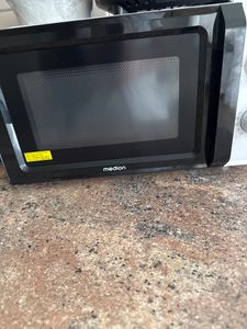 Forno a microonde MEDION piccolo (20 litri, 700 watt, compatto e salvaspazio, 5 livelli di potenza, funzione scongelamento, funzione timer, MD11475) bianco Foto del cliente 2