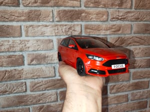 MCG 18535 Ford Granada MK II 2.8 Ghia 1982 hellgrün metallic 1:18 Kunden-Foto 3