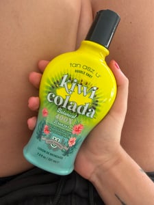 Abbronzatura in relazione a Kiwi Colada Botanical 400x Bronzer 221 ml Foto del cliente 1