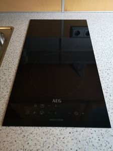 AEG IKB32300CB, Čierna, Vstavaný, 30 cm, Indukčná varná doska so zónami, Sklo, 2 zone(s) Fotografia od zákazníka č. 1