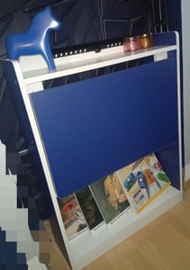 Libreria bianca con ripiano superiore estraibile per il portatile Foto del cliente 1