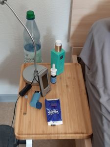 VASAGLE Bettablage, Nachttisch zum Einhängen, mit Handyschlitz, drehbarem Getränkehalter, verstellbarern Klemmen, Naturbeige Kunden-Foto 1