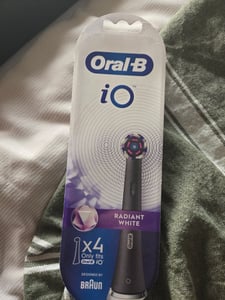 Braun Oral-B iO Aufsteckbürsten Ultimative Reinigung 4er Kunden-Foto 1