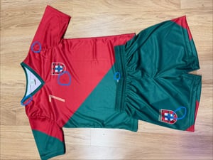 Portugal Fußball Trikot Set Ronaldo Heim - Kinder und Erwachsene - 128 Kunden-Foto 3