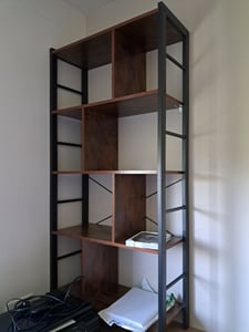 Libreria in stile rustico, color marrone, per soffitta Foto del cliente 1