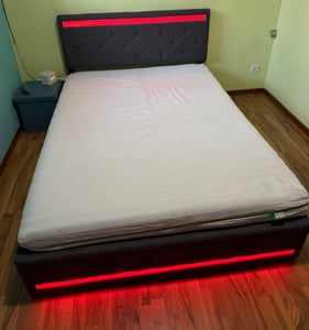 ProximaX lit rembourré 140x200cm avec fonction de chargement, LED et tête de lit réglable en hauteur, lit double avec sommier à lattes et 4 tiroirs, lit de rangement lin, gris Photo du client 5