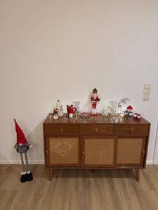 Merax Kommode Rattangeflecht Sideboard mit verstellbaren Einlegböden, Anrichte mit 3 Schubladen und 3 Schwebetüren, Rattan Wohnzimmerschränke Anrichte Massivholz 120*40*78cm Kunden-Foto 5
