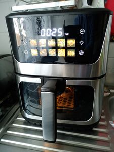Heißluftfritteuse 6.5L, Friteuse Heissluft 1800 W, Heissluftfriteuse 10 Programmen, Warmhalten, für 6-10 Personen, Air Fryer, Airfryer, Retoo Kunden-Foto 4