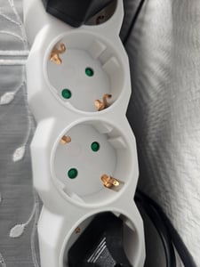 EMOS Steckdosenleiste 3-fach mit Schalter, 150 cm Kabel 1,5 mm2, weiß, Steckdosen 45° gedreht, Schuko mit erhöhtem Berührungsschutz, für Innen, P1321R Kunden-Foto 2