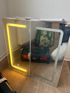 AODEMOKO : Armoire de salle de bain avec miroir, éclairage LED et étagères ouvertes, couleur blanche Photo du client 2