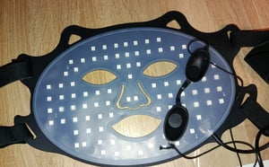 7 Farben LED Gesichtsmaske mit rotem Licht – Hautpflege Zuhause Für das Gesicht, LED-Maske mit 270 LEDs – Lichtpflege, Anti-Aging & Hautpflege Kunden-Foto 1
