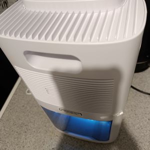 7MAGIC Luftentfeuchter 2800ML, Luftentfeuchter Elektrisch, 7 Farbiges Licht, Tragbar, Ultra Leise, Luftentfeuchter für Schlafzimmer, Weiß Kunden-Foto 8