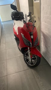 Maximus, E-Scooter MX2-45 - 45 km/h, batteria al litio 60V-32,5Ah, 3000 watt Foto del cliente 1