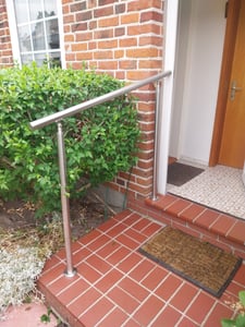NAIZY Edelstahl Handlauf Geländer mit 2 Pfosten für Brüstung Treppen Balkon (150 cm, ohne Querstreben) Kunden-Foto 3