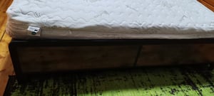 Kovová posteľ Manželská posteľ Čalúnená posteľ 140x200cm, manželská posteľ s USB a 4 zásuvkami, úložný priestor, posteľ pre mladých s lamelovým roštom a led, funkčná posteľ z masívu, PU Fotografia od zákazníka č. 4