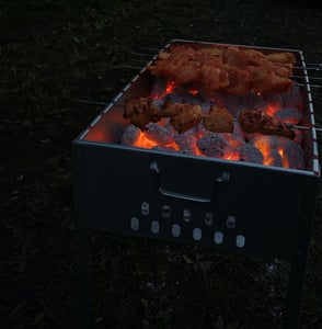 Mustang Mangal špízový gril, gril na šašlík, stojanový gril na šašlík 50x30x50cm vrátane 6 špízov z nehrdzavejúcej ocele a grilovacieho stojana Fotografia od zákazníka č. 1
