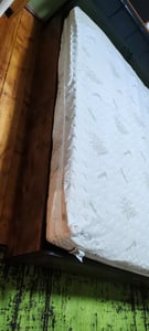 Kovová posteľ Manželská posteľ Čalúnená posteľ 140x200cm, manželská posteľ s USB a 4 zásuvkami, úložný priestor, posteľ pre mladých s lamelovým roštom a led, funkčná posteľ z masívu, PU Fotografia od zákazníka č. 3