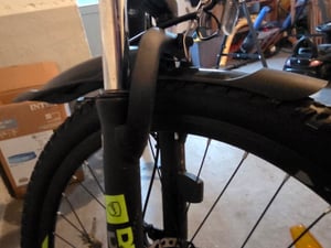 Bergsteiger Broome 26 Zoll Kinderfahrrad, Shimano 21 Gang-Schaltung, StVZO,  Mountainbike mit Vollfederung, Scheibenbremsen & Dynamo-Licht, geeignet für 8, 9, 10, 11, 12, 13 Jahre, Jungen-Fahrrad & Mädchen-Fahrrad Kunden-Foto 2