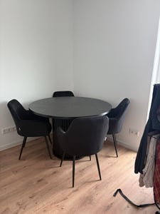 Tribesigns Esstisch Rund, 120 cm Esstisch Schwarz, für 4-6 Personen, Esszimmertisch Mit Stabilem Metallgestell, Moderne Esszimmermöbel Kunden-Foto 1