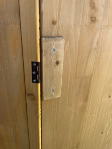 Wiltec Gartenhaus mit 2-flügelige Tür 1350x500x1540mm aus Fichtenholz mit Bitumendach für Garten, Terrasse & Balkon Gerätehaus Geräteschuppen Holzhaus Werkzeugschrank Kunden-Foto 3