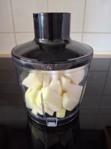 Stabmixer 1100W, 5-in-1 Pürierstab Edelstahl mit 5 Geschwindigkeitsstufen, inkl. Schneebesen, Zerkleinerer & Messbecher, Schwarz Kunden-Foto 8