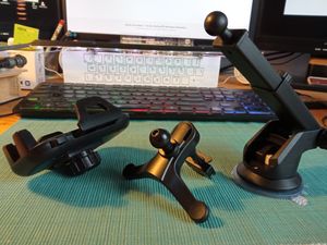 3-in-1 Auto Handyhalterung | Saugnapf & Lüftung Montage | Universal Smartphone Halter für Cockpit, Scheibe & Lüftungsgitter | Stabil & Flexibel | Schw Kunden-Foto 1